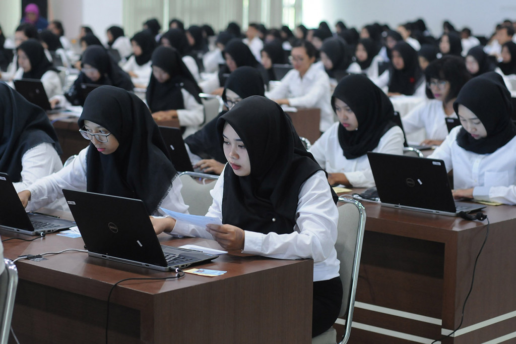 Sebanyak 2360 peserta mengikuti SKD berbasis CAT untuk memenuhi 237 formasi CPNS Kota Salatiga tahun 2020 yang dilaksanakan 3-5 Februari. Antara Foto/Aloysius Jarot Nugroho