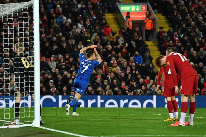 Liverpool sempat kebobolan setelah itu, namun intervensi VAR menggagalkan gol dari sundulan kepala Shaun Whalley karena dianyatakan terlebih dahulu offside.