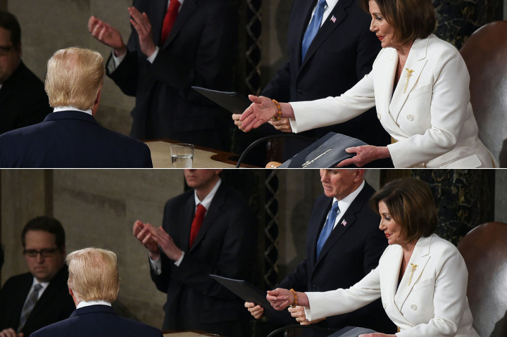 Sebelumnya, kejadian tersebut diawali saat Trump menolak bersalaman dengan Pelosi saat memasuki US Capitol. Trump hanya berlalu saat Pelosi mengulurkan tangan kepadanya.