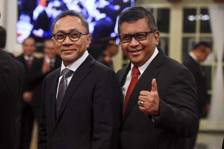 Ketua Umum PAN dan Sekjen PDI Perjuangan menghadiri pelantikan Kepala Badan Pembinaan Ideologi Pancasila (BPIP) dan Kepala Badan Pengawasan Keuangan dan Pembangunan (BPKP) di Istana Negara, Jakarta.
