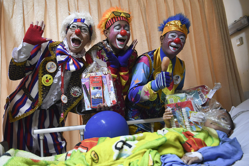 ABI bekerja sama dengan Yayasan Kasih Anak Kanker Indonesia (YKAKI) menghibur pasien anak penderita kanker dalam rangka menyambut peringatan Hari Kanker Internasional pada 15 Februari mendatang. 