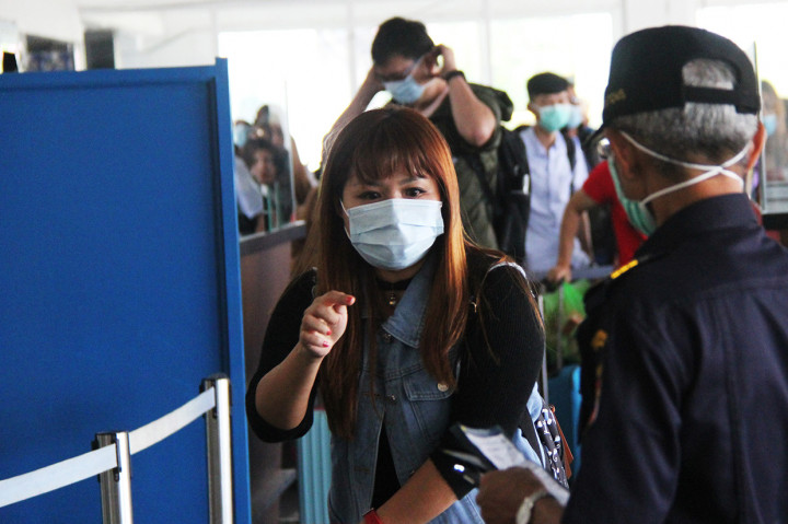 Tiba di terminal penumpang Pelabuhan Internasional PT Pelindo I Dumai di Dumai, Riau, sebanyak tujuh turis dari Taiwan, satu orang dari Tiongkok, lima dari Singapura, serta satu dari Thailand dan Vietnam langsung menjalani pemeriksaan kesehatan, terkait merebaknya virus korona.