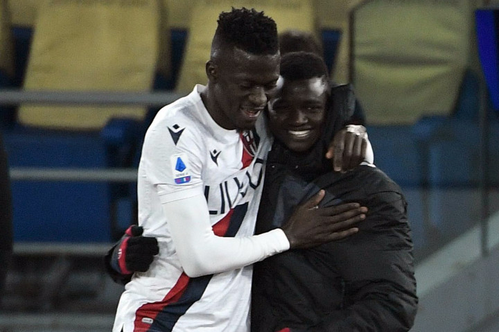 Namun tim tamu kembali unggul empat menit kemudian lewat aksi striker berusia 22 tahun Musa Barrow. Selepas jeda Barrow kembali mencatatkan namanya di papan skor untuk membawa Bologna unggul 3-1.