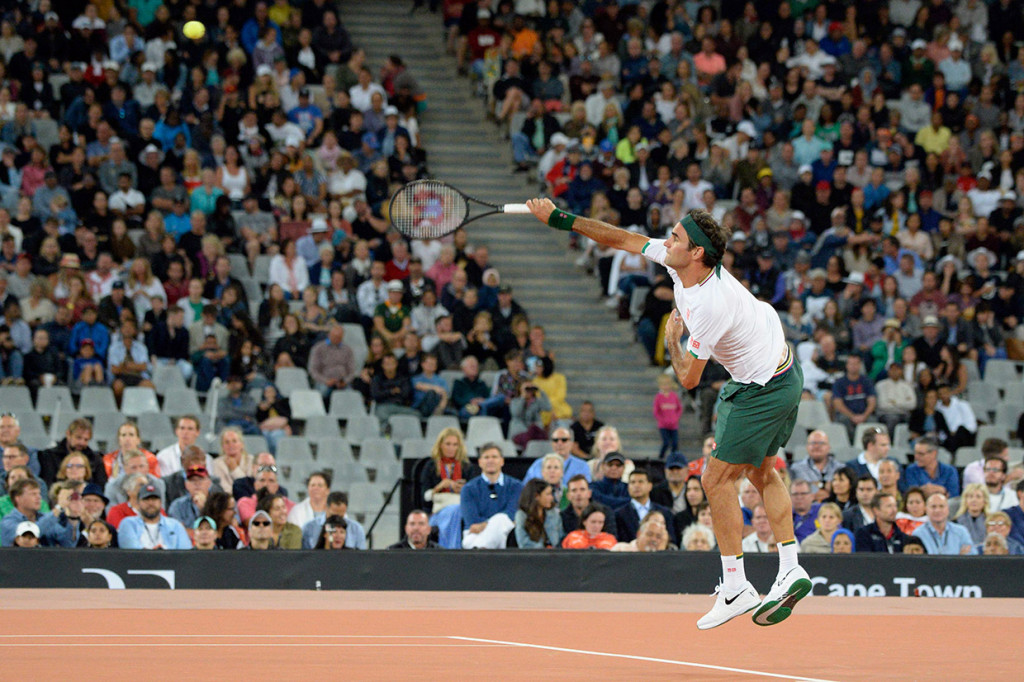 Penyelenggara mengatakan kehadiran penonton yang diaudit mencapai 51.954 orang, mengalahkan 42.517 orang yang menyaksikan Federer melawan Alexander Zverev dari Jerman di Mexico City November 2019 lalu.