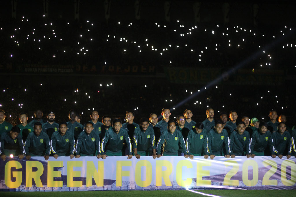 Untuk mengarungi Liga 1 musim 2020, Persebaya Surabaya resmi mengumumkan 29 pemain. Mereka adalah: Rivky Mokodompit, Ernando Ari Sutaryadi, Mohammad Syaifuddin, Hansamu Yama, Arif Satria, Rizky Ridho, Zoubairou Garba, Abu Rizal Maulana, Koko Ari Araya, Nasir, Rachmat Irianto, Alwi Slamet, Aryn Williams, Muhammad Hidayat, Ricky Kambuaya, M Kemaluddin, Zulfikar Medianar, Makan KOnate, Rendi Irwan, Hambali Tholib, Mahmoud Eid, Irfan Jaya, Oktafianus Fernando, Bayu Nugroho, Mochammad Supriadi, Patrick Wanggai, David da Silva, Angga Saputra, Abduh Lestaluhu.