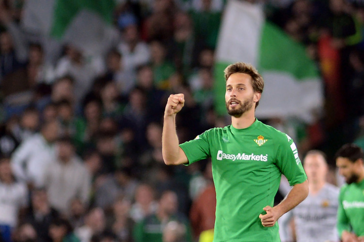 Real Betis sudah memimpin di menit keenam lewat penalti Sergio Canales.