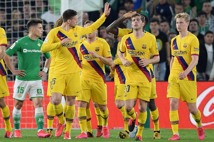 Lionel Messi berperan besar untuk membuat Barcelona berbalik unggul 3-2 di menit ke-72. Berkat tendangan bebasnya, Lenglet mencetak gol sehingga Barcelona berbalik unggul.
