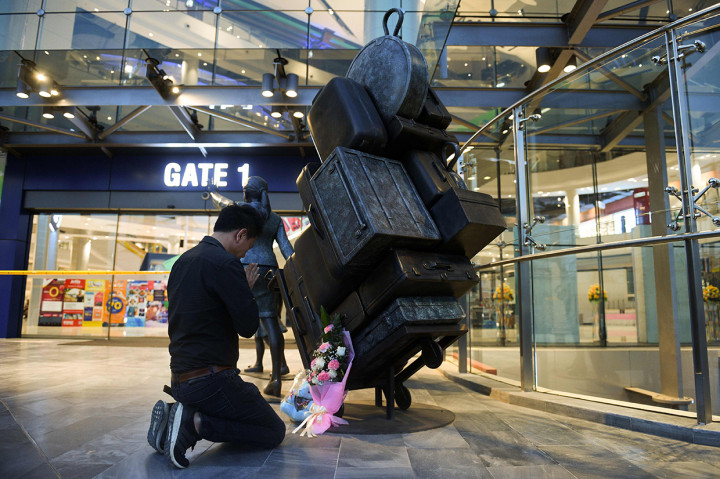 Gubernur Provinsi setempat menyatakan total 29 korban dan satu pelaku tentara dinyatakan tewas. Korban tewas meliputi orang dewasa hingga seorang bocah berusia 13 tahun.