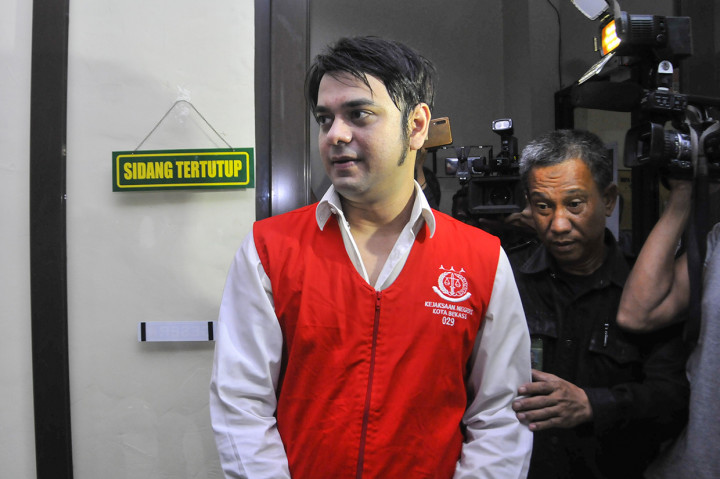 Majelis Hakim memvonis Rio Reifan dengan pidana satu tahun delapan bulan penjara dalam kasus penyalahgunaan narkotika jenis sabu. 