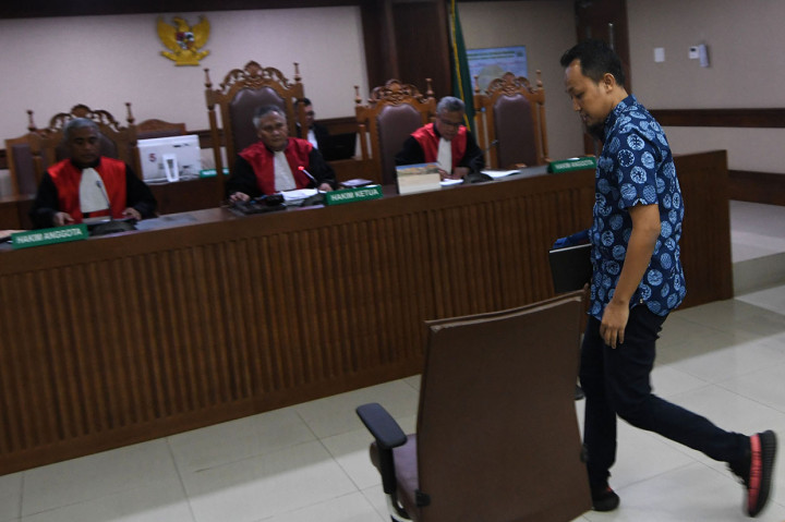 Terdakwa kasus suap impor ikan Mujib Mustofa menjalani sidang tuntutan di Pengadilan Tipikor, Jakarta. 