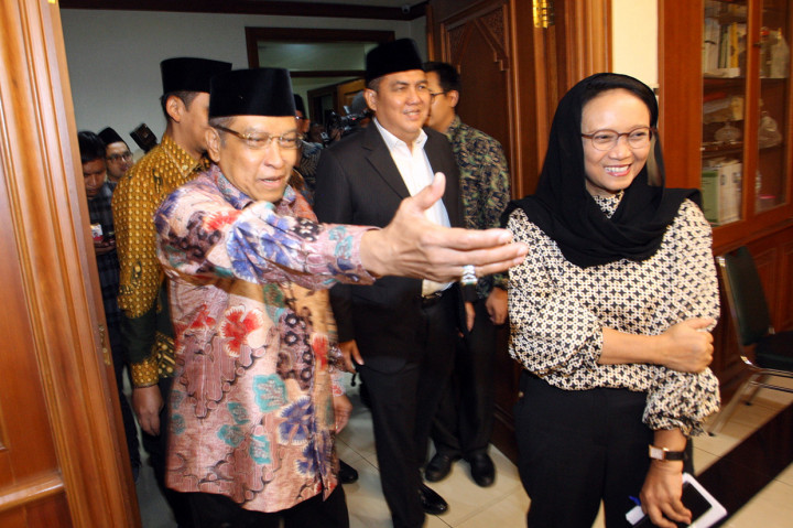 Menlu Retno disambut sejumlah Ketua Umum PBNU Said Aqil Siradj dan sejumlah pengurus PBNU dan kemudian menuju lantai 3 untuk melakukan pertemuan.