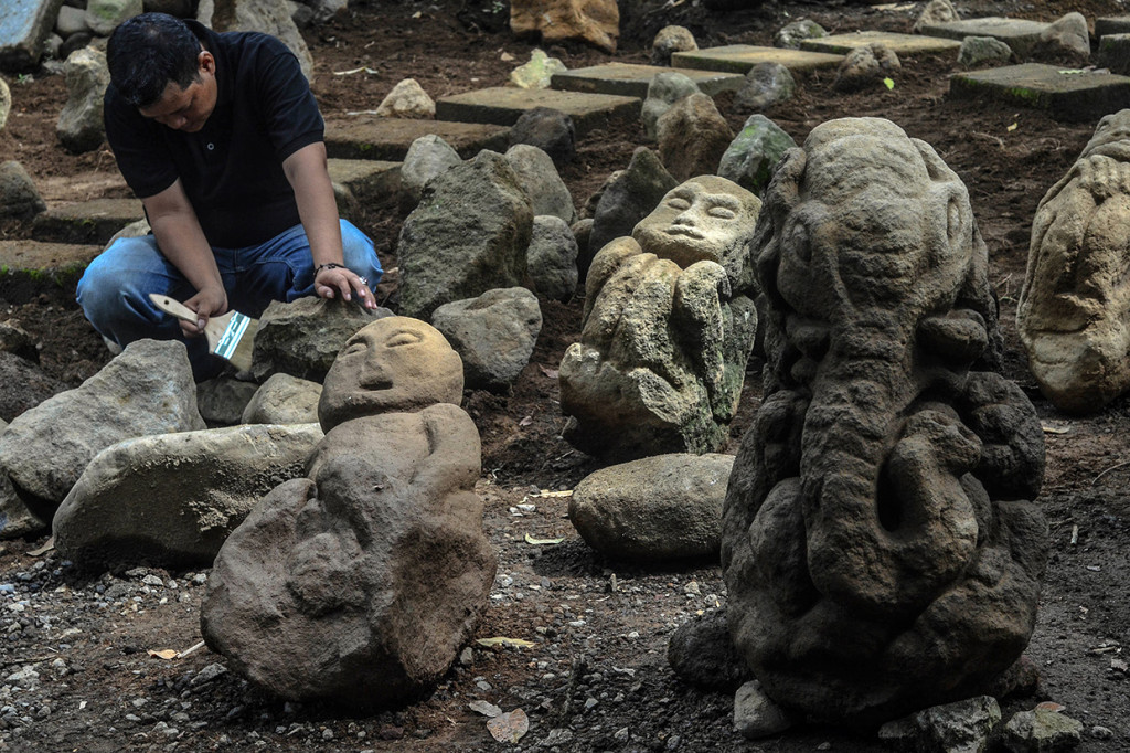 Hingga saat ini belum ada penelitian khusus atau ahli arkeolog yang meneliti penemuan artefak batu berjenis patung di kawasan objek wisata tersebut. Pengurus hanya membereskan beberapa temuan patung diduga artefak itu agar tidak hilang dan rusak.