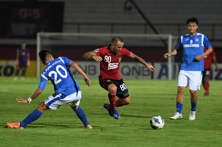 Bali United memetik kemenangan di pertandingan pertama di AFC Cup 2020. Melawan 10 pemain Than Quang Ninh sejak menit keempat, Bali United menang 4-1.