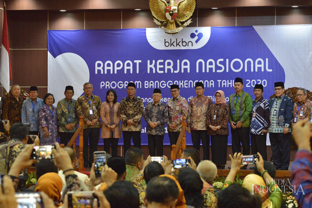 Banggakencana adalah Pembangunan Keluarga, Kependudukan dan Keluarga Berencana yang merupakan Program BKKBN.