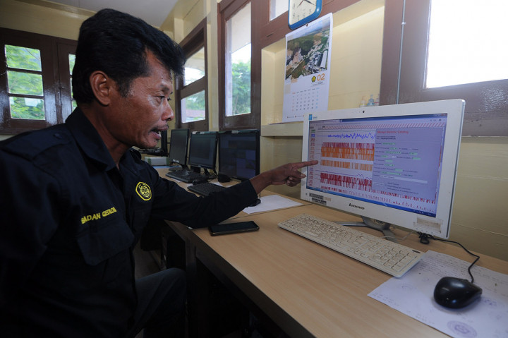 Berdasarkan data Balai Penyelidikan dan Pengembangan Teknologi Kebencanaan Geologi (BPPTKG) telah terjadi erupsi Gunung Merapi pada Kamis, 13 Februari 2020 pukul 05.16 WIB dengan tinggi kolom erupsi 2.000 meter dari puncak. 