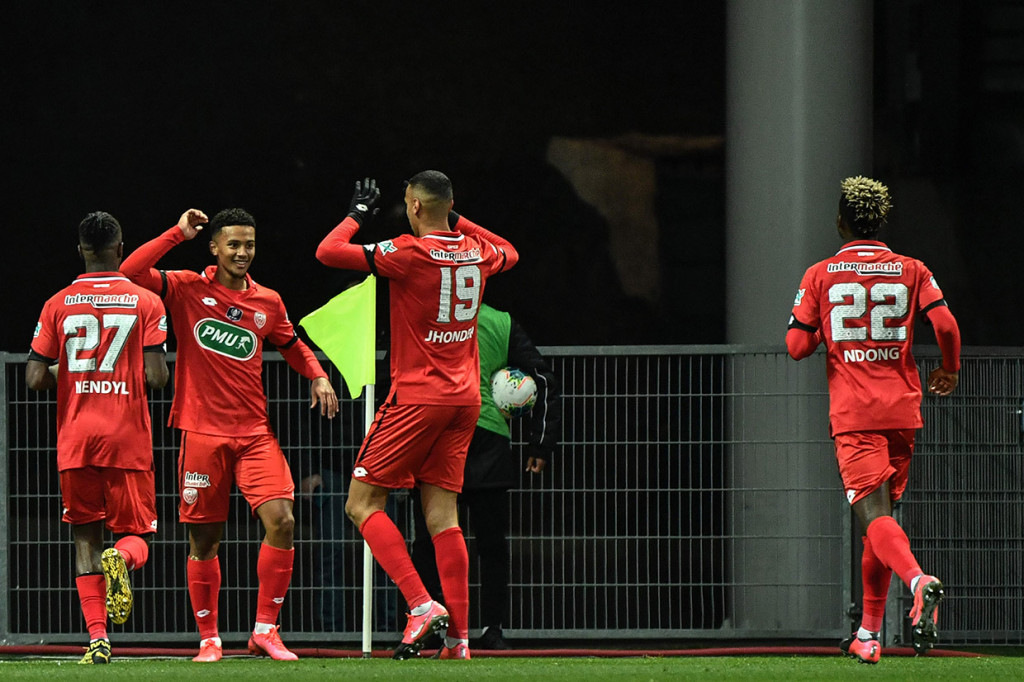 Namun Mounir Chouiar sempat membawa timnya bangkit dan menyamakan kedudukan 12 menit kemudian.