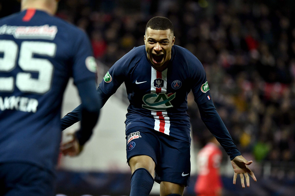 PSG pemuncak klasemen Liga Prancis yang bukan lawan sepadan untuk Dijon memulihkan keunggulan lewat Kylian Mbappe saat sebelum babak pertama berakhir.