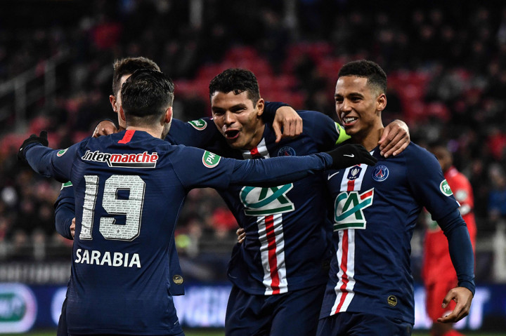 Lima menit babak kedua berjalan PSG memperbesar keunggulan menjadi 3-1 lewat bek Thiago Silva.