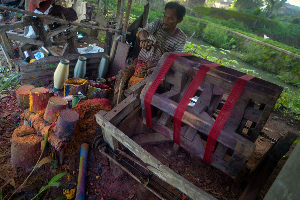 Benang gelasan dari kampung tersebut diminati oleh pehobi layang-layang adu di berbagai negara Asia Tenggara seperti Malaysia, Brunei Darussalam, dan Filipina.