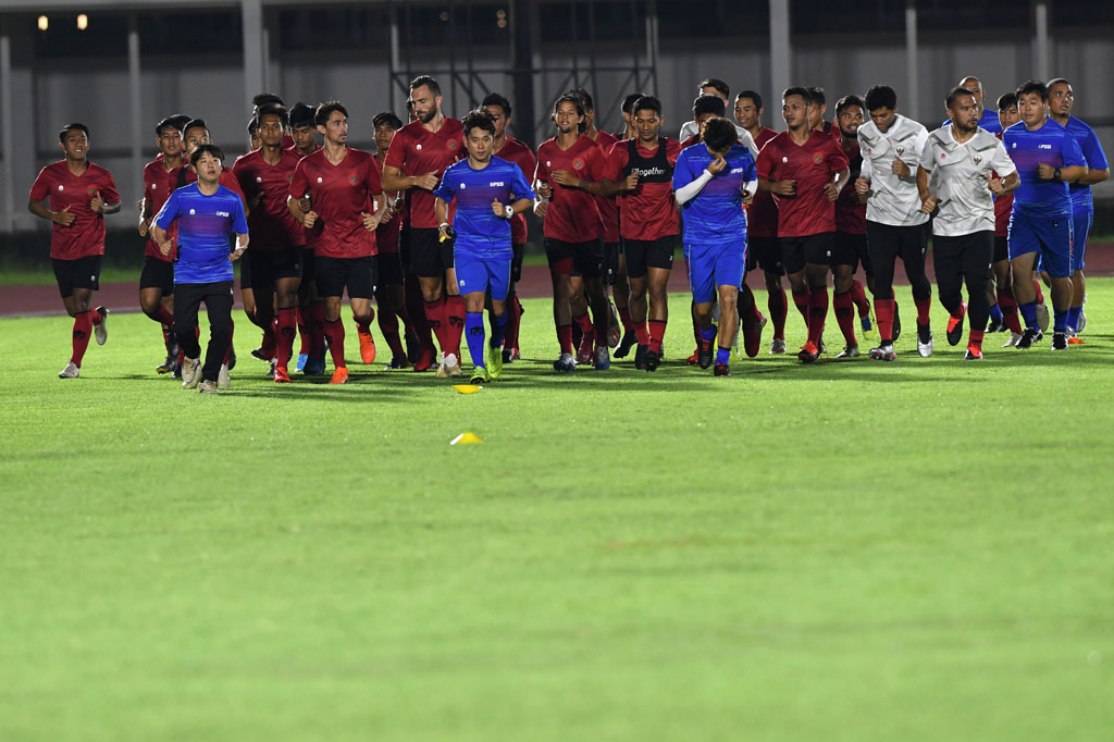 Sebanyak 30 pesepak bola dari total 34 yang dipanggil mengikuti latihan perdana yang dipimpin Shin Tae-yong. Empat pemain yang belum hadir di antaranya Yanto Basna, Muhammad Rafli, Septian David Maulana, dan Firza Andika.