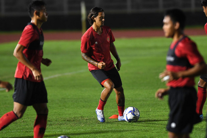 Sementara para pemain timnas yang telah hadir pada latihan perdana bersama Shin Tae-Yong tersebut di antaranya Irfan Bachdim, Stefano Lilipaly, Rahmad Irianto, Osvaldo Haay, Saddil Ramdani, dan Andritany Ardhiyasha. 