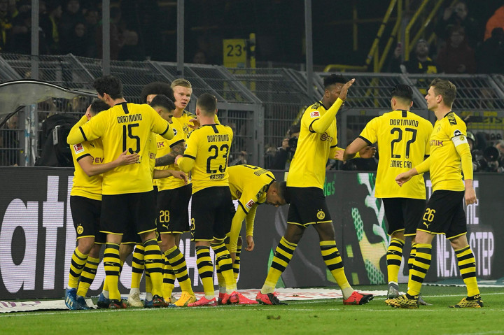 Erling Haaland lantas mencetak gol ketiga Dortmund pada pertandingan tersebut pada menit ke-54. Ini merupakan gol kedelapannya sejak didatangkan dari Red Bull Salzburg pada bursa transfer musim dingin ini.