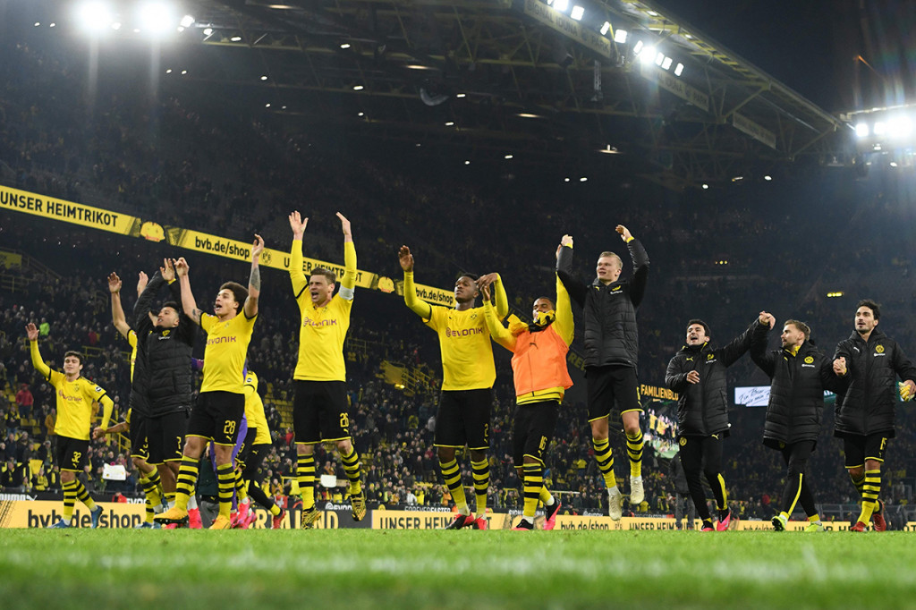 Tambahan tiga poin membuat Dortmund naik ke peringkat kedua klasemen sementara dengan 42 poin, menggeser RB Leipzig dengan poin sama, namun unggul selisih gol. Sementara Frankfurt di urutan sembilan dengan 28 poin.