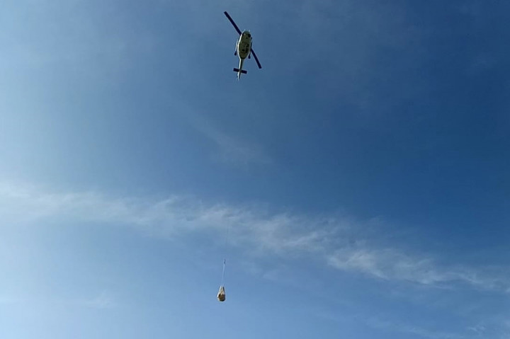 Sebanyak 12 jenazah korban jatuhnya Helikopter MI-17 Penerbad No Reg HA 5138 di Pegunungan Mandala, Distrik Oksop, Kabupaten Pegunungan Bintang, Papua berhasil dievakuasi, Sabtu, 15 Februari 2020.