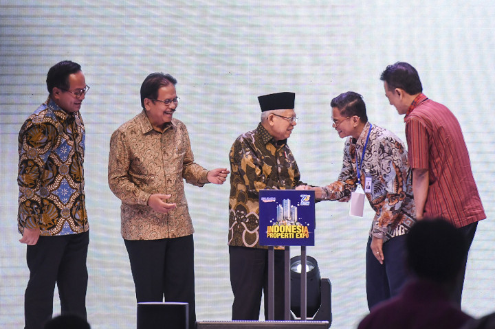 Dalam sambutannya, Wapres berharap para pengembang properti turut memperhatikan aspek sosial dalam membangun hunian baru bagi masyarakat. 