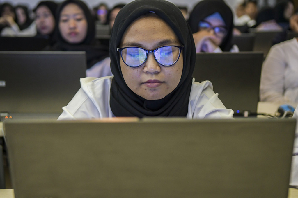 Badan Kepegawaian Daerah atau BKD DKI Jakarta mencatat pelamar CPNS DKI Jakarta pada 2019 sebanyak 50.528 pelamar, peserta yang lolos administrasi dan lolos tes SKD untuk mengisi 3.390 formasi CPNS yang disediakan Pemprov DKI Jakarta.