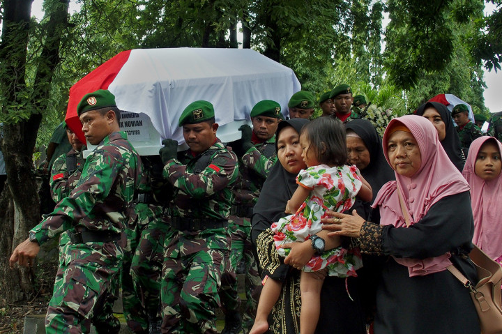 Keempat prajurit yang dimakamkan tersebut adalah Mayor CPN Anumerta Aris Afik Novian, Mayor CPN Anumerta Bambang Saputra, Kapten CPN Anumerta Ahwar Affandi, dan Serma Anumerta Suriatna Wijaya Kusuma.
