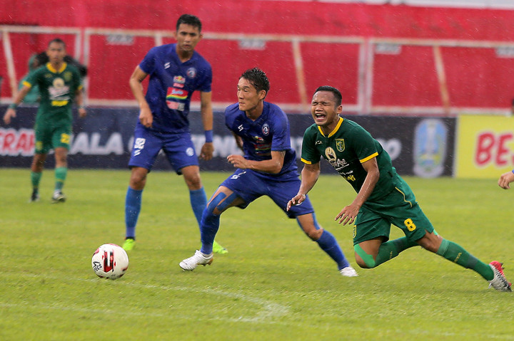 Gol-gol Persebaya dicetak oleh David da Silva (2 gol), Mahmoud Eid, dan Irfan Jaya. Sementara gol Arema FC disumbang oleh Johan Alfarizi dan Elias Ardete.