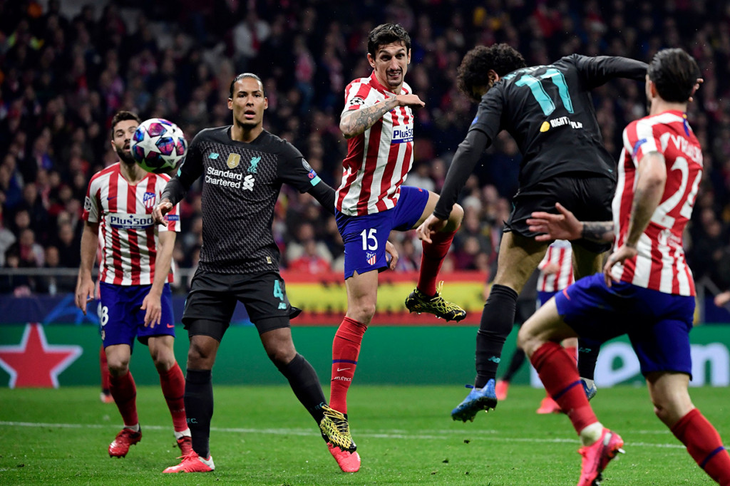 Salah kemudian memperoleh peluang terbaik untuk menyamakan kedudukan pada menit ke-52. Namun sayang tandukannya menyambut umpan lambung Joe Gomez masih menyamping di sisi gawang.