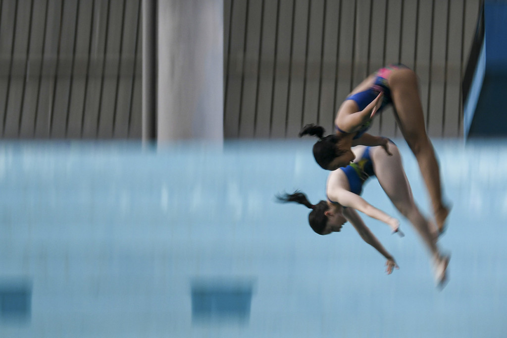 Sejumlah atlet Loncat Indah kontingen Sumatera Selatan menjalani sesi latihan di Jakabaring Aquatic Stadium, Jakabaring Sport City (JSC), Palembang, Sumatera Selatan.