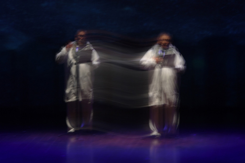 LaluKau merupakan pertunjukan teatrikan puisi spiritual yang diambil dari buku keempat tetralogi puisi karya Radhar Panca Dahana.