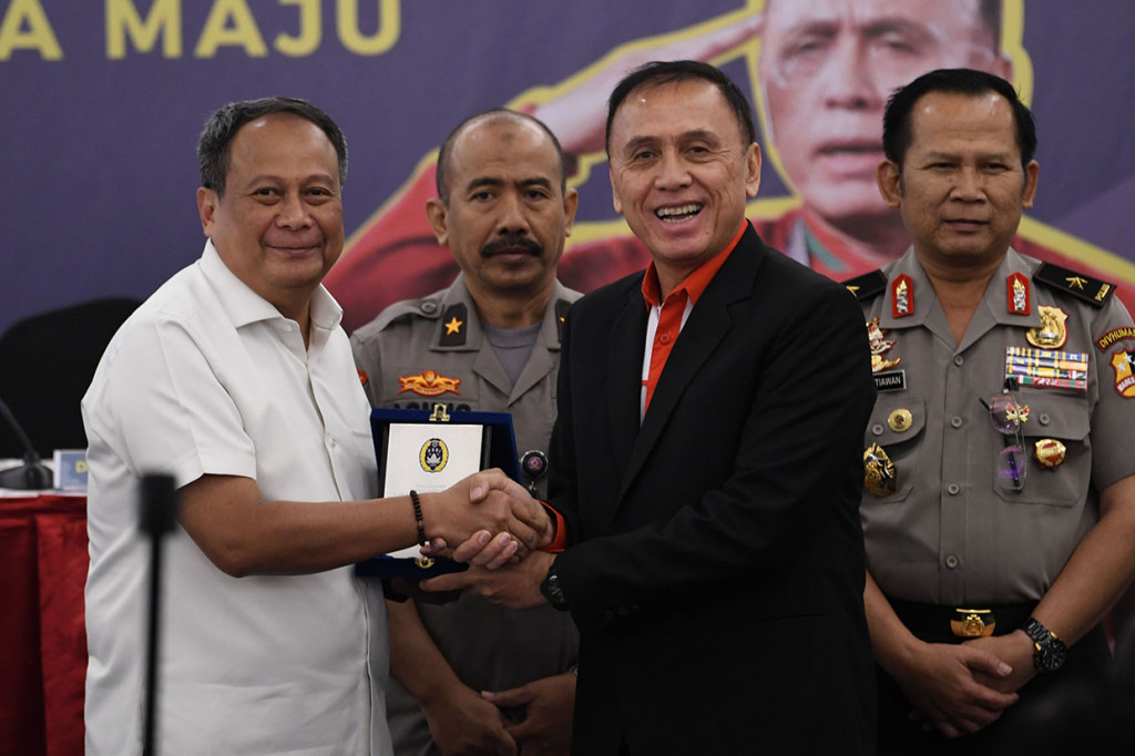 Selain jadwal, PSSI dan Polri juga akan berkoordinasi untuk memberantas mafia sepak bola melalui Satgas Antimafia Bola. Iwan Bule berharap hal ini menjadi awal dari kemajuan sepak bola Indonesia.