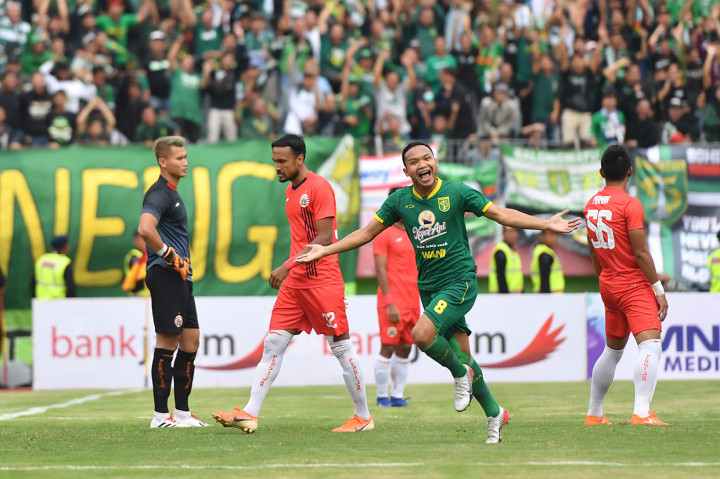 Empat gol Persebaya dicetak oleh Oktafianus Fernando, Makan Konate, Ricky Kambuaya dan Mahmoud Eid. Sedangkan satu gol Persija dicetak oleh Marko Simic.