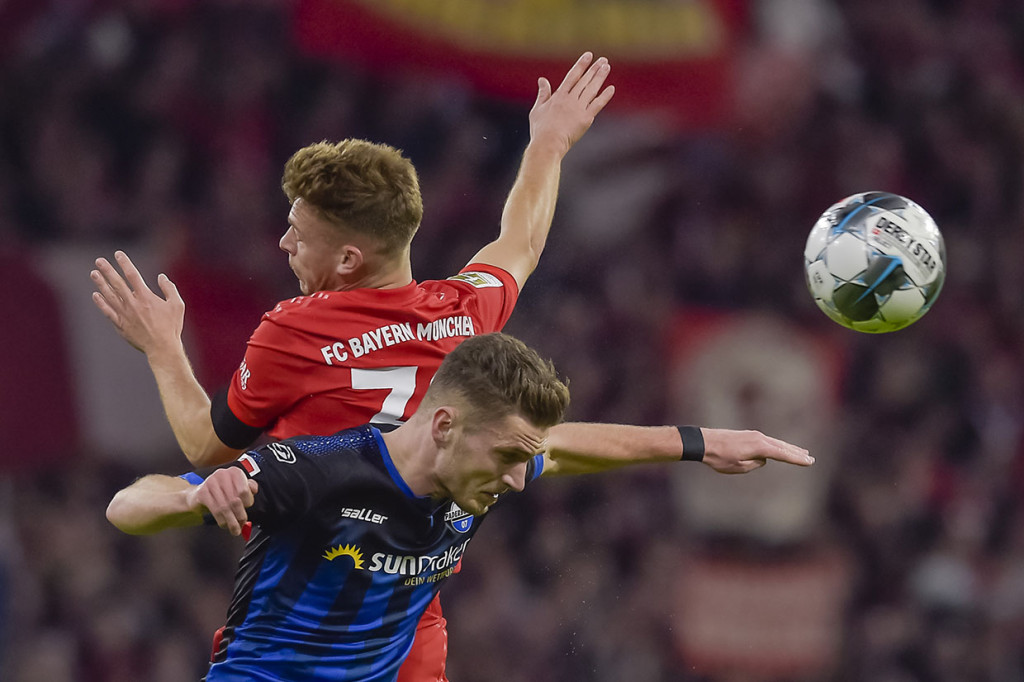 Laga kedua tim berlangsung menarik. Tim papan bawah Paderborn berani meladeni permainan terbuka tuan rumah. Namun perlahan-lahan Muenchen berhasil menguasai jalannya pertandingan.
