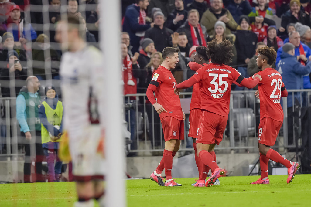 Impian Paderborn untuk membawa pulang satu poin akhirnya sirna saat Gnabry menjadi pengumpan untuk diteruskan menjadi gol penentu kemenangan oleh Lewandowski saat laga tinggal menyisakan 15 menit.