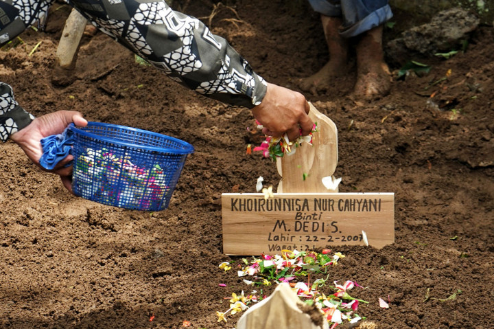 Khoirunnisa Nurcahyani merupakan salah satu korban meninggal yang hanyut saat mengikuti kegiatan susur sungai di Sungai Sempor. Sebanyak sembilan korban meninggal sudah ditemukan, sementara satu lainnya masih dalam pencarian.