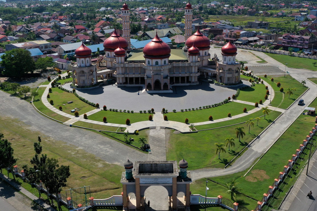 Megahnya Masjid Agung Baitul Makmur Meulaboh