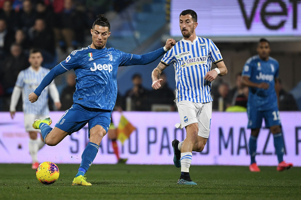 Cristiano Ronaldo membawa Juventus unggul di menit ke-39. 