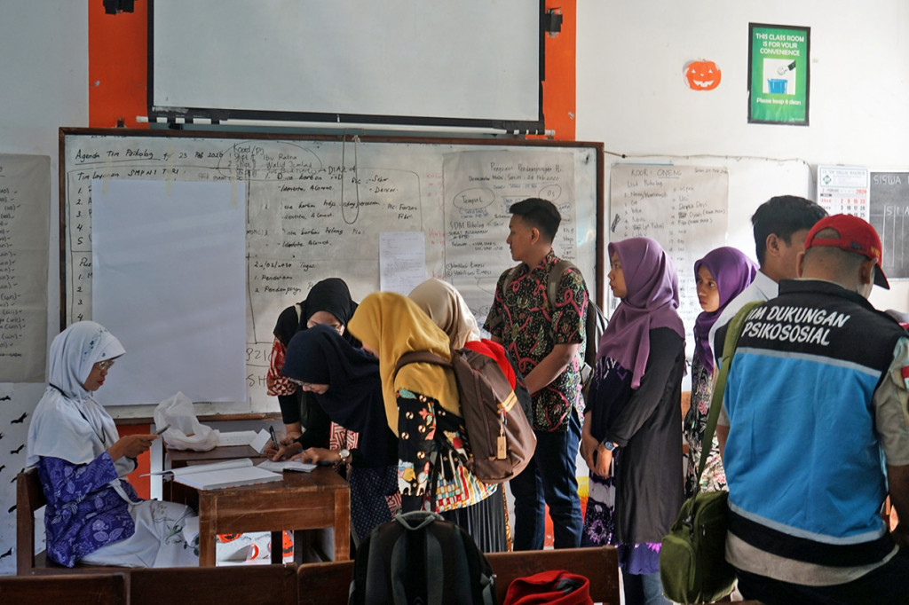 Sementara itu untuk memulihkan kondisi mental para korban susur Sungai Sempor, dilakukan trauma healing dari petugas gabungan polisi, BPBD, Kemensos, mahasiswa, hingga relawan.