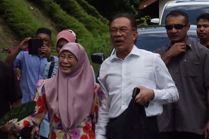 Politikus Malaysia Anwar Ibrahim mengumumkan bahwa dirinya telah dicalonkan oleh para pemimpin koalisi berkuasa, Pakatan Harapan sebagai kandidat perdana menteri (PM) Malaysia, menggantikan Mahathir Mohamad yang mengundurkan diri. Ia mengatakan bahwa hal itu merupakan keputusan yang dibuat oleh dewan presiden Pakatan Harapan.