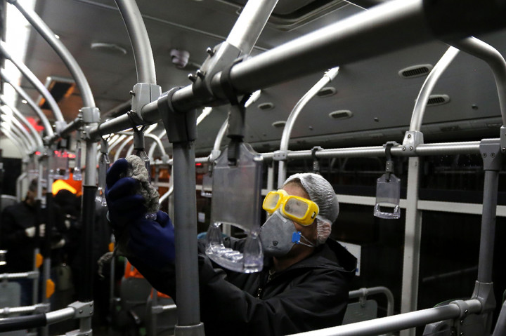 Jumlah korban tewas akibat virus korona COVID-19 di Iran terus bertambah dan mencapai 19 orang per hari ini. Sementara total kasus terkonfirmasinya sejauh ini menyentuh angka 139.