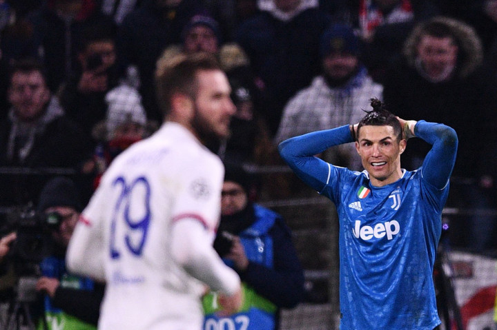 Selepas turun minum, skuat asuhan Maurizio Sarri itu menggempur pertahanan tim tuan rumah untuk mengejar ketertinggalan. 