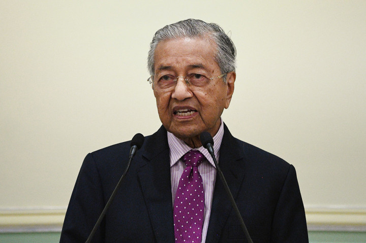 Mahathir mengatakan hal tersebut adalah kesimpulan dari pertemuannya dengan Yang di-Pertuan Agong (Raja Malaysia).