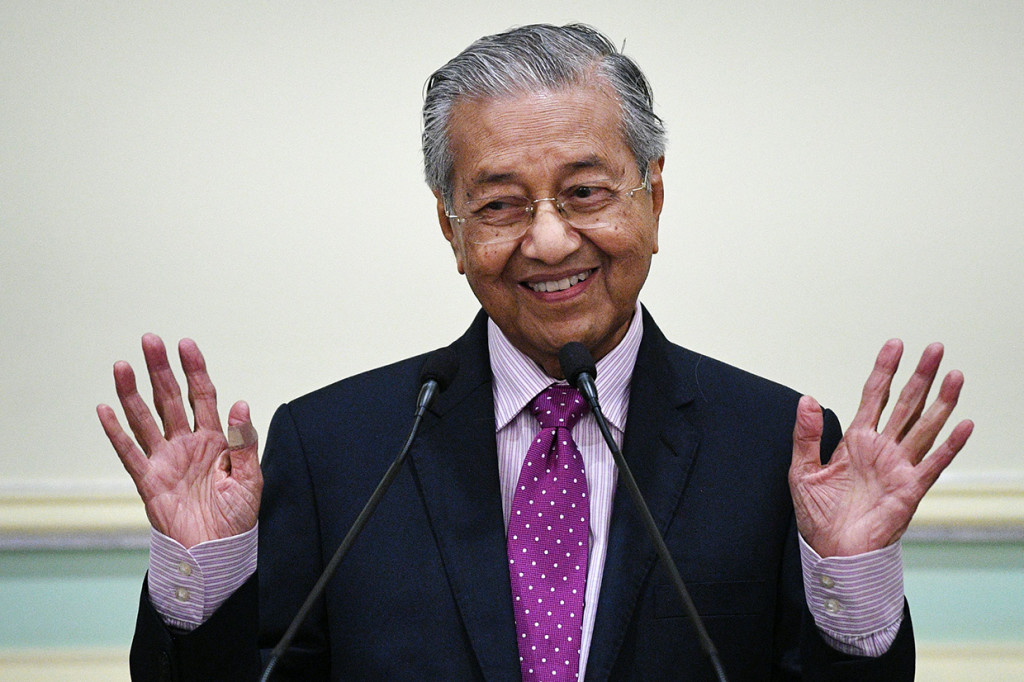 Mahathir mengatakan jika Dewan Rakyat gagal menentukan siapa yang harus menjadi perdana menteri maka pemilihan sela akan dilakukan. Pada kesempatan tersebut dia juga menegaskan bahwa dia telah memutuskan untuk menjadi ketua Partai Bersatu lagi. AFP PHOTO/Mohd Rasfan