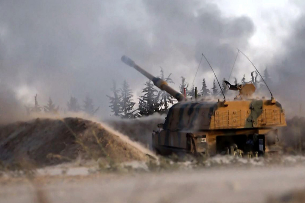 Serangan udara, rudal, serta artileri dilakukan Turki di sejumlah sasaran di Suriah seperti Hama, Zahraa, dan sepanjang garis depan di Idlib.