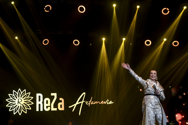 'Berharap tak Berpisah' jadi lagu pamungkas Reza Artamevia, yang disambut hangat oleh ribuan penonton yang hadir.